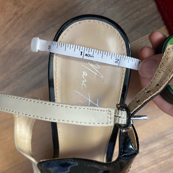 Marc Fisher two tone wedges - Picture 4 of 6